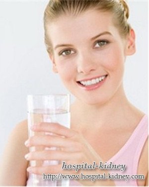 Trinken Sie viel Wasser hilft, Kreatinin zu lindern